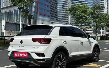 Volkswagen T-Roc I, 2022 год, 1 800 000 рублей, 4 фотография