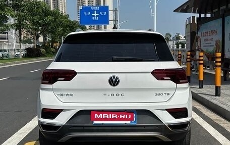 Volkswagen T-Roc I, 2022 год, 1 800 000 рублей, 6 фотография