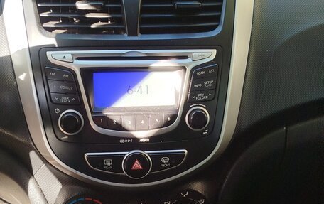 Hyundai Solaris II рестайлинг, 2012 год, 580 000 рублей, 6 фотография