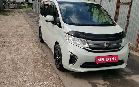 Honda Stepwgn IV, 2015 год, 1 400 000 рублей, 5 фотография