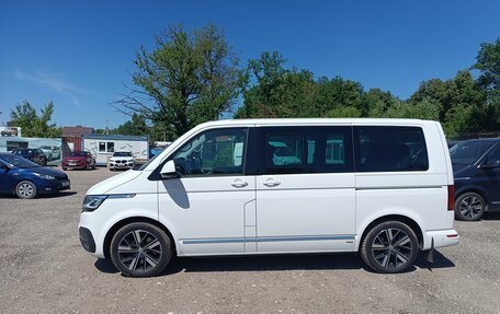Volkswagen Multivan T6 рестайлинг, 2022 год, 7 980 000 рублей, 2 фотография