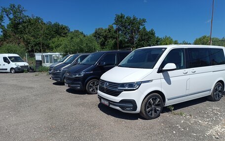 Volkswagen Multivan T6 рестайлинг, 2022 год, 7 980 000 рублей, 12 фотография