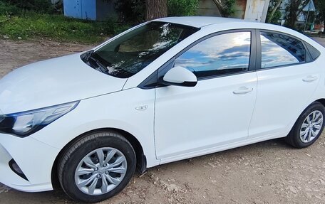 Hyundai Solaris II рестайлинг, 2020 год, 1 220 000 рублей, 2 фотография