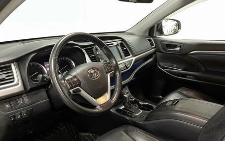 Toyota Highlander III, 2017 год, 3 849 000 рублей, 8 фотография