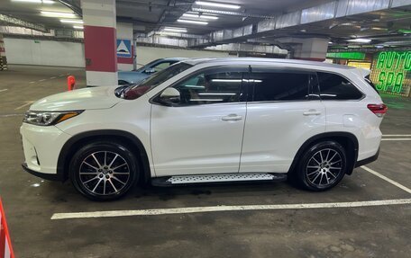 Toyota Highlander III, 2017 год, 3 849 000 рублей, 10 фотография