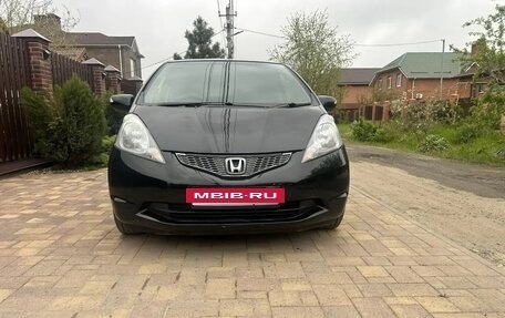 Honda Fit III, 2010 год, 570 000 рублей, 3 фотография