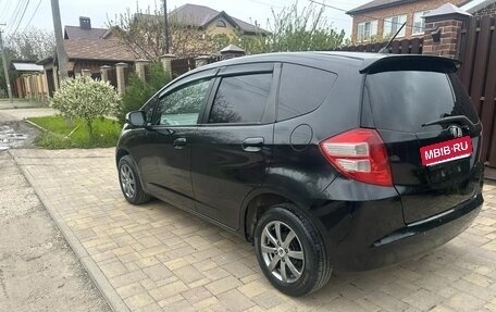 Honda Fit III, 2010 год, 570 000 рублей, 4 фотография