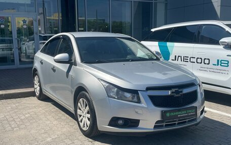Chevrolet Cruze II, 2010 год, 641 000 рублей, 3 фотография