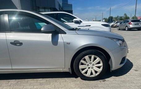 Chevrolet Cruze II, 2010 год, 641 000 рублей, 5 фотография