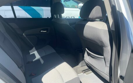 Chevrolet Cruze II, 2010 год, 641 000 рублей, 11 фотография
