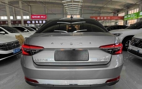 Skoda Superb III рестайлинг, 2022 год, 1 990 000 рублей, 5 фотография