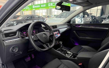 Skoda Superb III рестайлинг, 2022 год, 1 990 000 рублей, 9 фотография