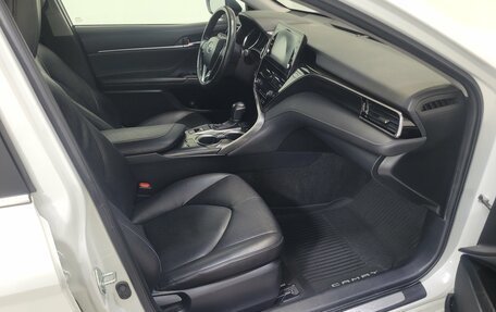 Toyota Camry, 2021 год, 2 590 000 рублей, 9 фотография