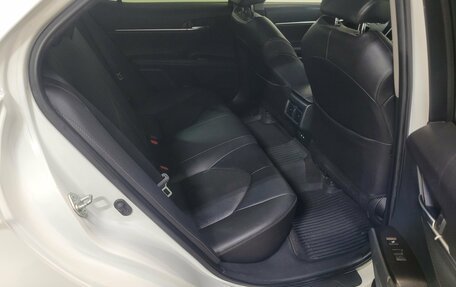 Toyota Camry, 2021 год, 2 590 000 рублей, 10 фотография