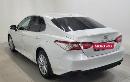 Toyota Camry, 2021 год, 2 590 000 рублей, 4 фотография