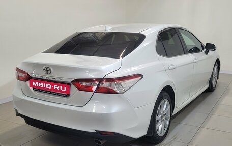 Toyota Camry, 2021 год, 2 590 000 рублей, 3 фотография