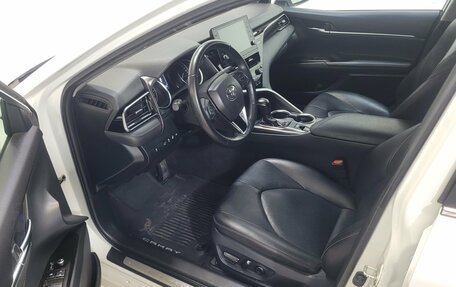 Toyota Camry, 2021 год, 2 590 000 рублей, 14 фотография