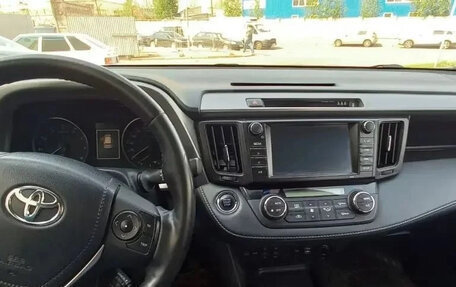Toyota RAV4, 2018 год, 2 300 000 рублей, 5 фотография