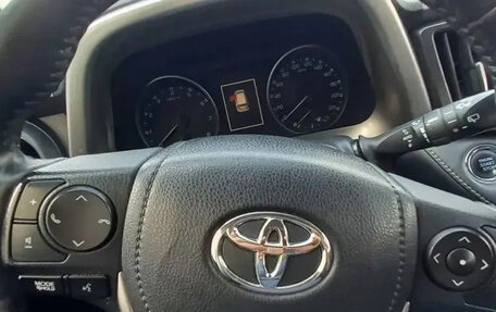 Toyota RAV4, 2018 год, 2 300 000 рублей, 9 фотография