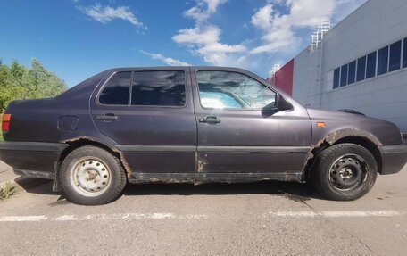 Volkswagen Vento, 1992 год, 85 000 рублей, 2 фотография