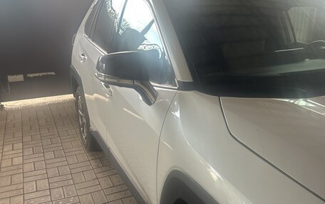 Toyota RAV4, 2025 год, 3 500 000 рублей, 2 фотография