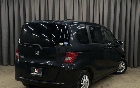 Honda Freed I, 2010 год, 999 999 рублей, 4 фотография
