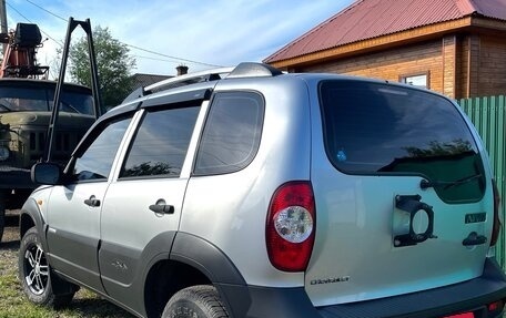 Chevrolet Niva I рестайлинг, 2010 год, 685 000 рублей, 3 фотография