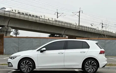 Volkswagen Golf VIII, 2023 год, 1 680 000 рублей, 4 фотография