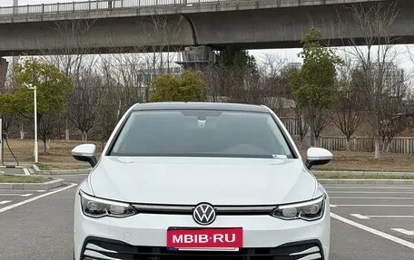 Volkswagen Golf VIII, 2023 год, 1 680 000 рублей, 2 фотография