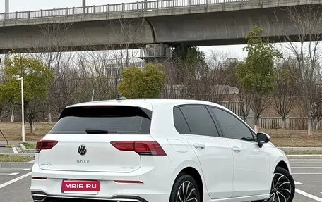 Volkswagen Golf VIII, 2023 год, 1 680 000 рублей, 5 фотография