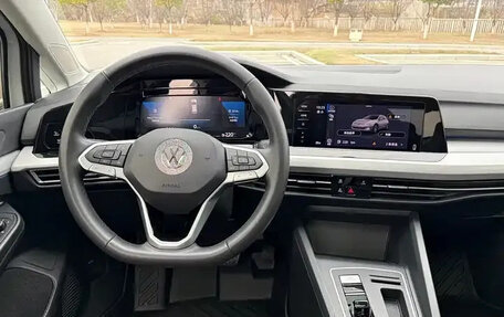 Volkswagen Golf VIII, 2023 год, 1 680 000 рублей, 10 фотография