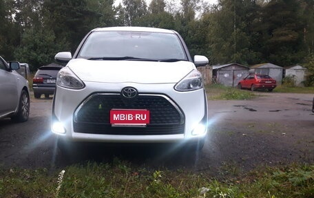 Toyota Sienta II, 2019 год, 1 650 000 рублей, 27 фотография