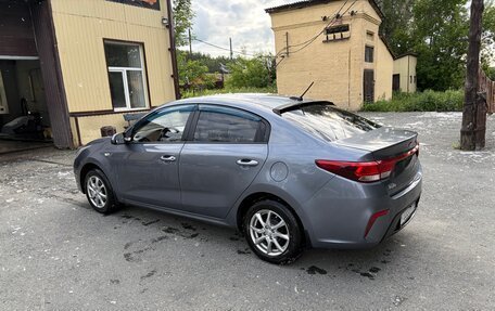 KIA Rio IV, 2017 год, 920 000 рублей, 3 фотография