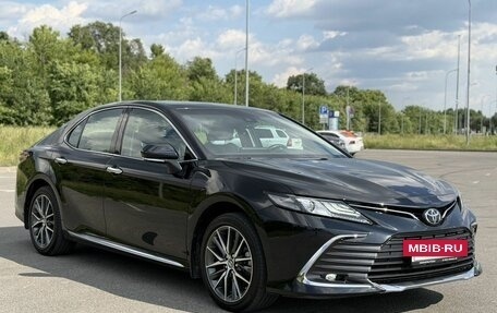 Toyota Camry, 2023 год, 3 600 000 рублей, 7 фотография