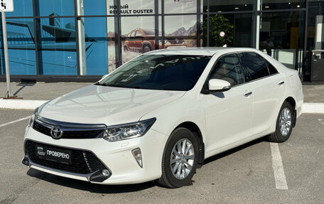 Toyota Camry, 2017 год, 1 990 000 рублей, 5 фотография