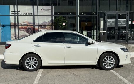 Toyota Camry, 2017 год, 1 990 000 рублей, 8 фотография