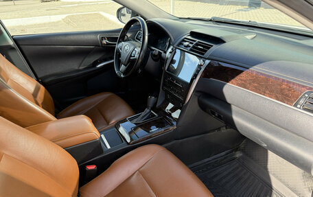 Toyota Camry, 2017 год, 1 990 000 рублей, 15 фотография
