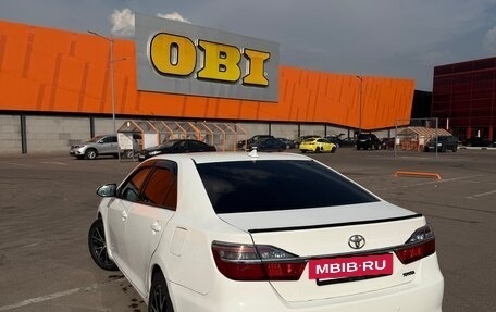 Toyota Camry, 2018 год, 1 600 000 рублей, 3 фотография