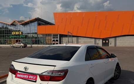 Toyota Camry, 2018 год, 1 600 000 рублей, 2 фотография