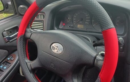 Toyota Avensis III рестайлинг, 2002 год, 380 000 рублей, 8 фотография
