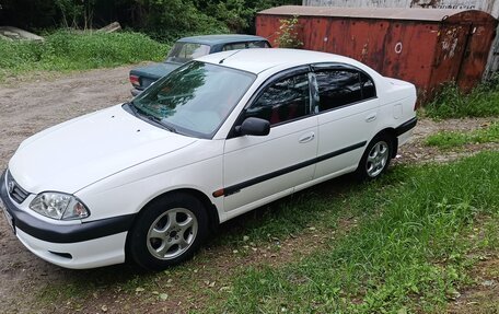 Toyota Avensis III рестайлинг, 2002 год, 380 000 рублей, 14 фотография