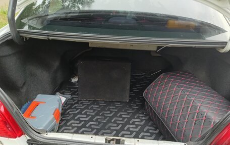 Toyota Avensis III рестайлинг, 2002 год, 380 000 рублей, 17 фотография
