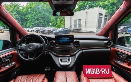 Mercedes-Benz V-Класс, 2022 год, 10 500 000 рублей, 24 фотография