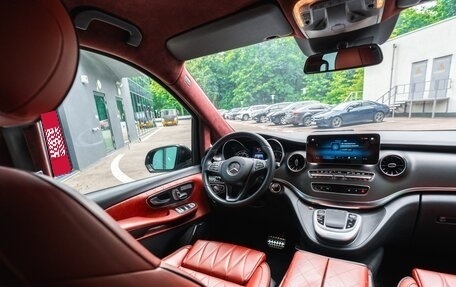 Mercedes-Benz V-Класс, 2022 год, 10 500 000 рублей, 26 фотография