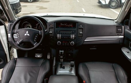 Mitsubishi Pajero IV, 2014 год, 2 065 000 рублей, 17 фотография