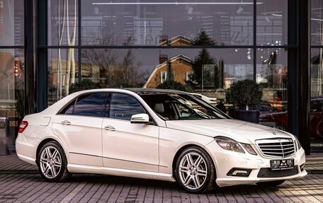 Mercedes-Benz E-Класс, 2011 год, 1 495 000 рублей, 3 фотография