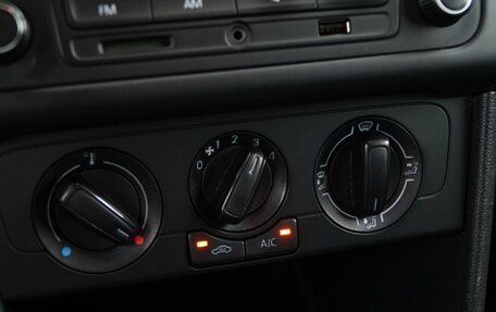 Volkswagen Polo VI (EU Market), 2015 год, 867 077 рублей, 14 фотография