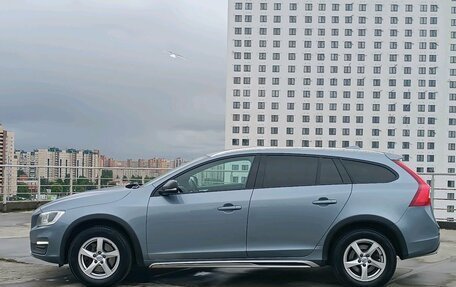 Volvo V60 Cross Country II, 2016 год, 1 579 000 рублей, 8 фотография