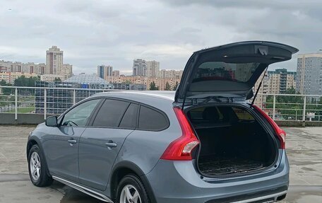 Volvo V60 Cross Country II, 2016 год, 1 579 000 рублей, 9 фотография