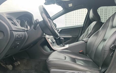 Volvo V60 Cross Country II, 2016 год, 1 579 000 рублей, 13 фотография